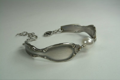 the_spoon_jeweler087011.jpg