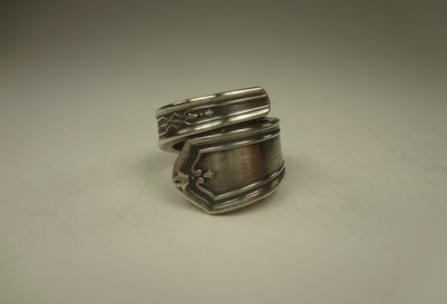 the_spoon_jeweler208011.jpg