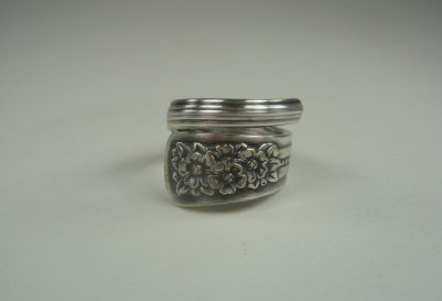 the_spoon_jeweler218011.jpg