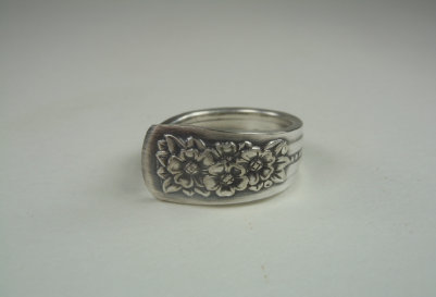 the_spoon_jeweler221011.jpg