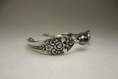 the_spoon_jeweler122011.jpg