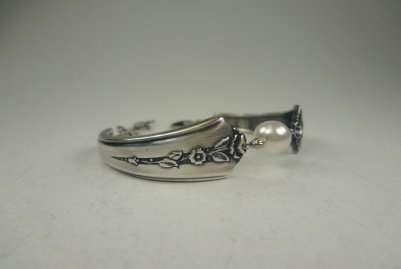 the_spoon_jeweler132011.jpg