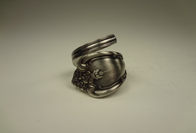 the_spoon_jeweler207011.jpg